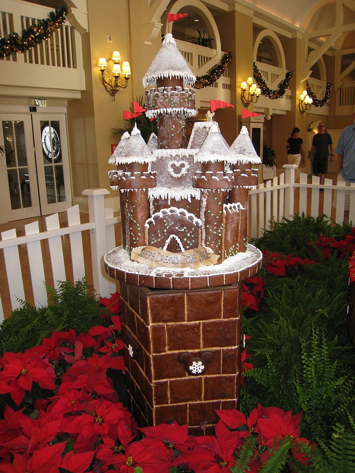 Vacation 2007-12 - Beaches Disney Hotels 0499.jpg - On the 2007-08 Florida vacation we visited beaches from Fort Myers to Sanibel Island sampling local food along the way. Green water and white sugar beaches! Arriving at Disney World we visited several of the theme resorts.